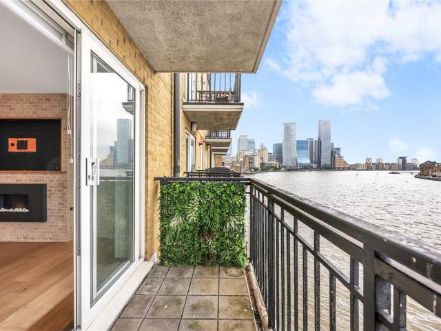 Flat for sale in Ratcliffe, Limehouse