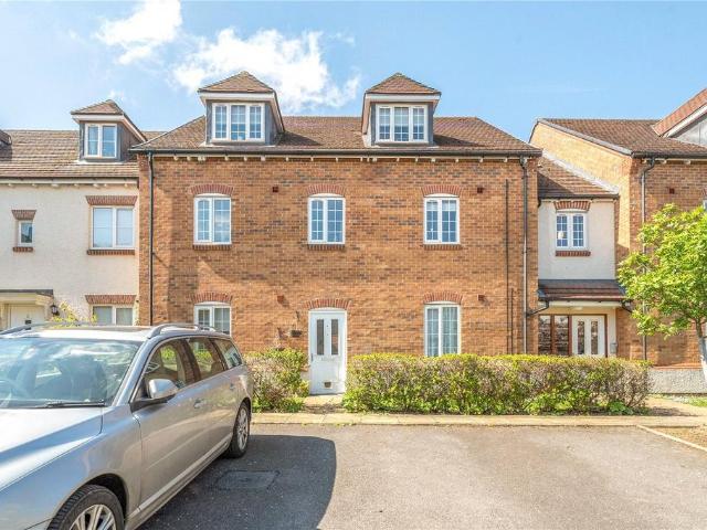Flat for sale in Haddenham, Buckinghamshire