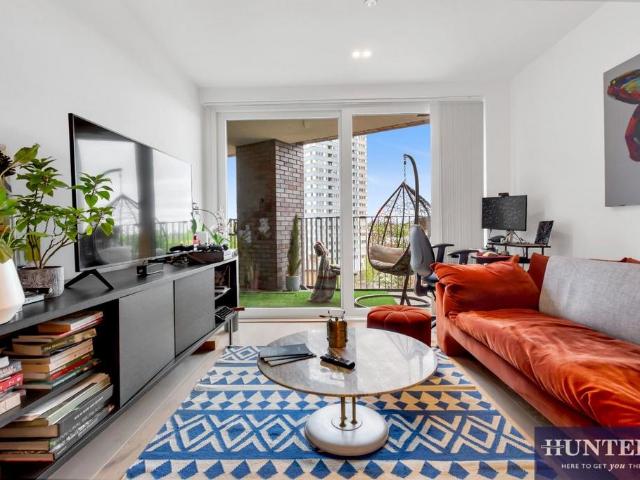 Flat for sale in South Hampstead, Greater London
