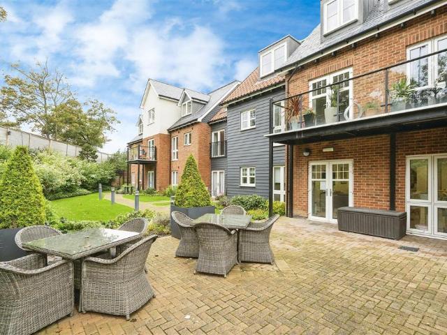 Flat for sale in Comers, Norfolk