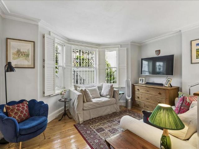 Flat for sale in West Kensington, Greater London