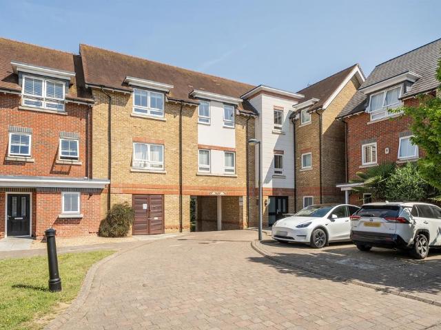 Flat for sale in Maidenhead