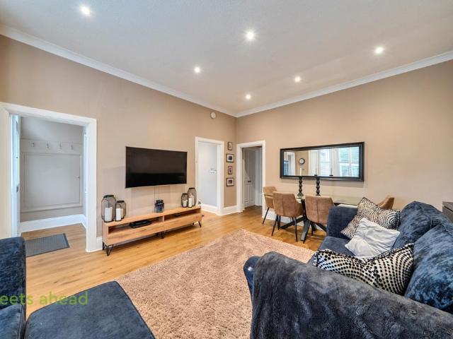 Flat for sale in London Borough of Croydon, Greater London