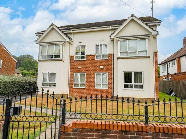 Flat for sale in Alwoodley, West Yorkshire