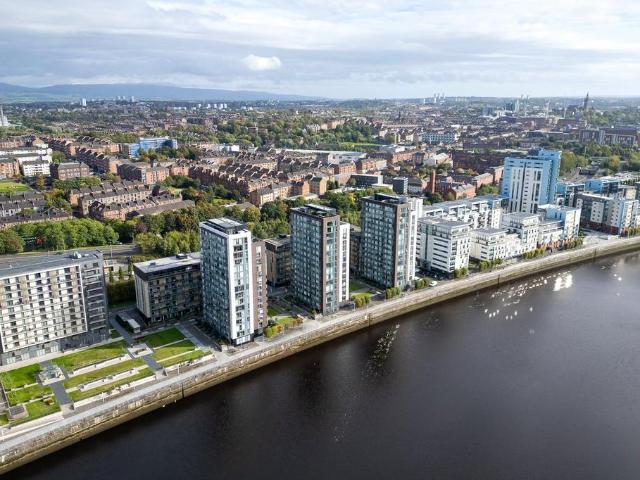 Flat for sale in Thornwood, Glasgow