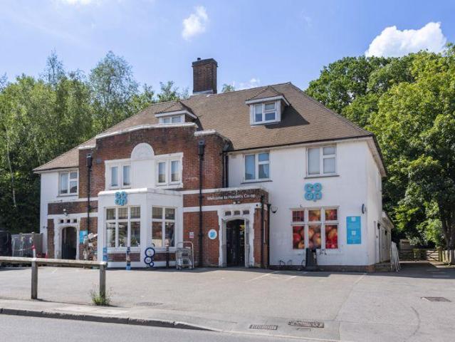Flat for sale in Cross In Hand, East Sussex