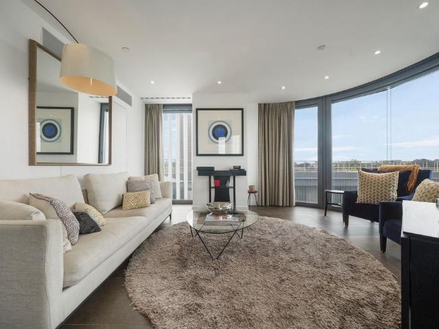 Flat for sale in Islington, Greater London