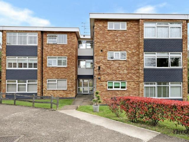 Flat for sale in Epping, Essex