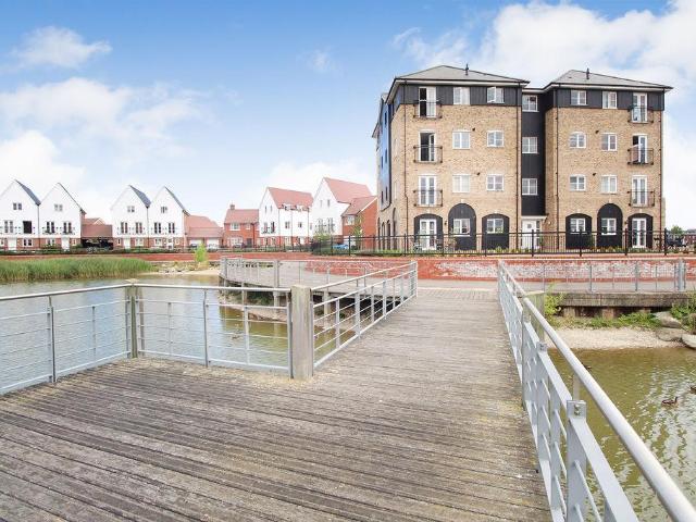 Flat for sale in Bedford