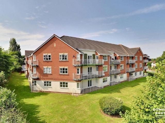Flat for sale in Sutton Coldfield, West Midlands