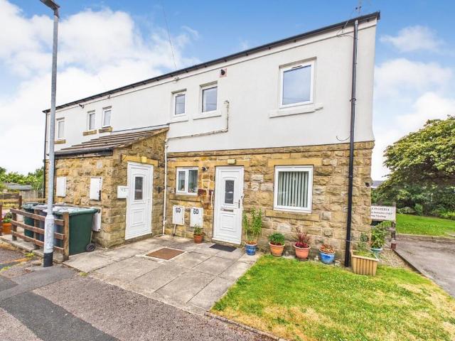 Flat for sale in Frizinghall, West Yorkshire