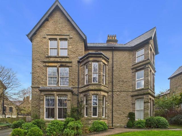 Flat for sale in Charlesworth, East Midlands