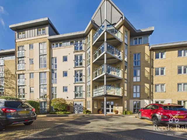 Flat for sale in Woolshops, Calderdale