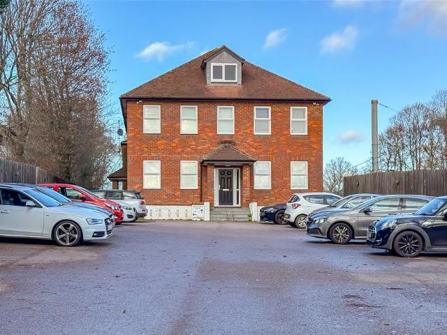 Flat for sale in St Albans, Five Acres