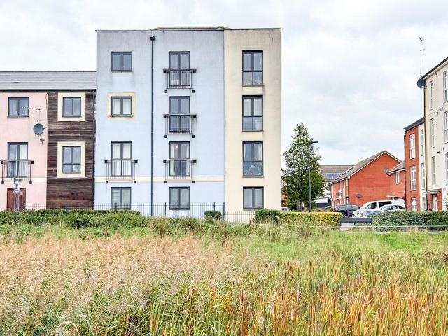 Flat for sale in Patchway, South Gloucestershire