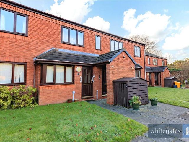 Flat for sale in Woolton, Calderstones