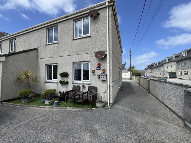 Flat for sale in Penwartha Coombe, Cornwall