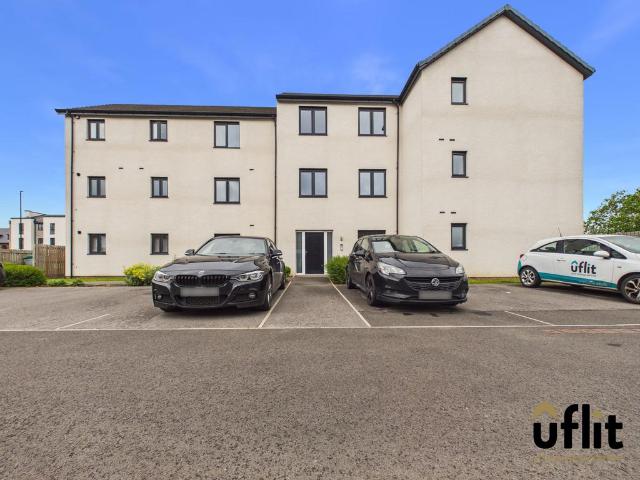 Flat for sale in Catcliffe, South Yorkshire