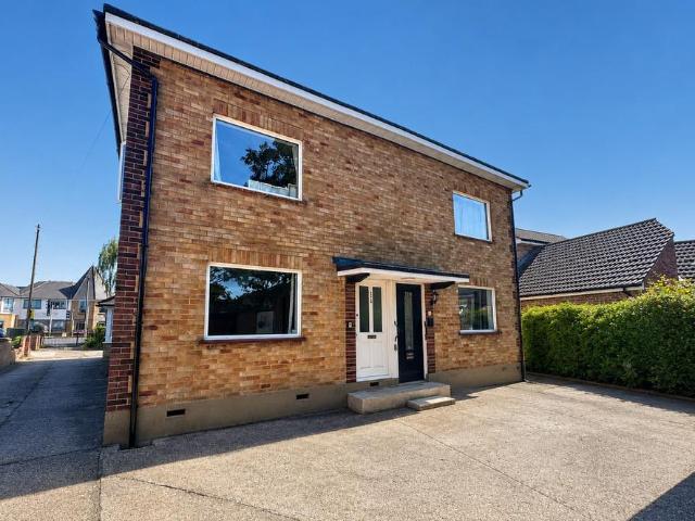 Flat for sale in Essex