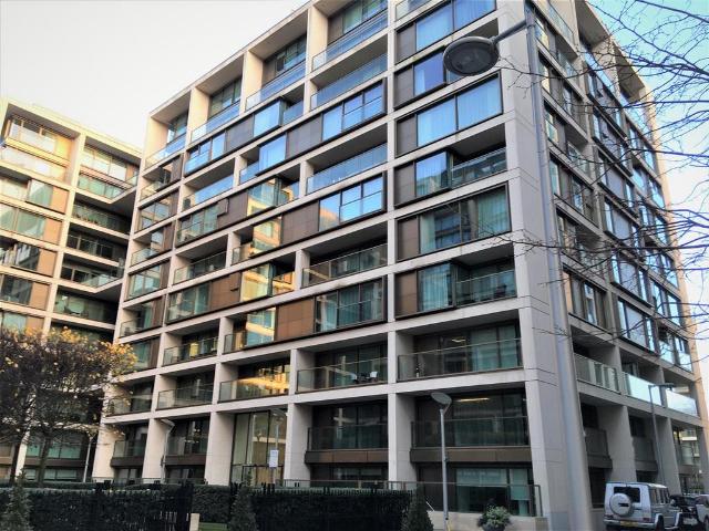 Flat for sale in Kensington, Greater London