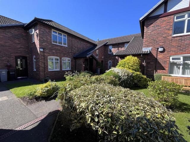 Flat for sale in Wilmslow Park, Wilmslow