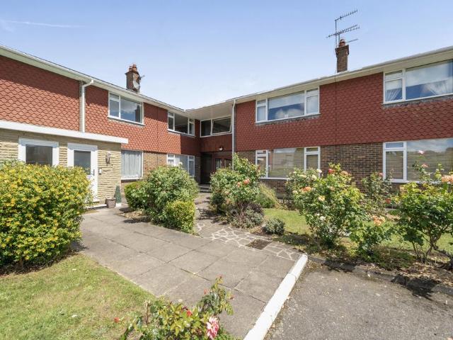 Flat for sale in Cockfosters, Greater London