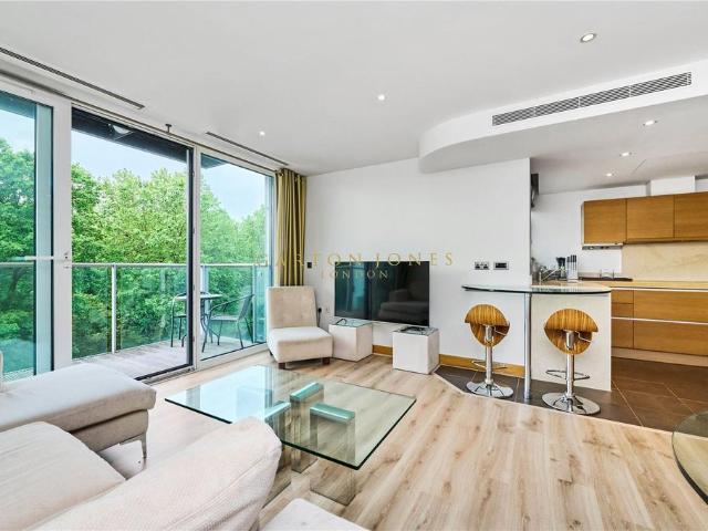 Flat for sale in Greater London