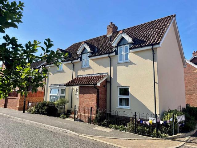 Flat for sale in Bedingfield, Suffolk