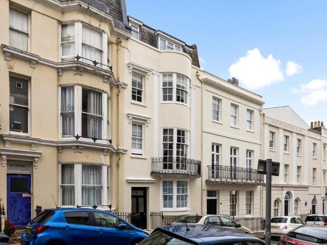Flat for sale in Queen's Park, Brighton & Hove