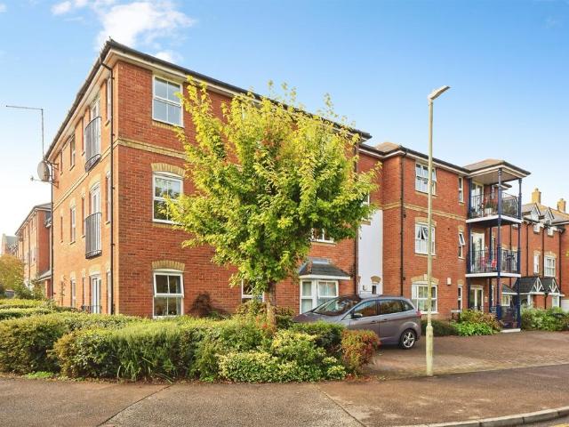 Flat for sale in Chartham, Canterbury