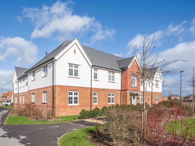 Flat for sale in Littlecote, West Sussex
