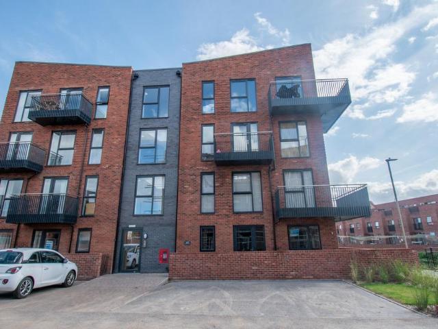 Flat for sale in Black Friars, Old Wharf
