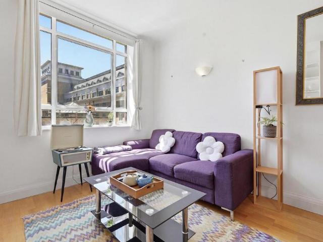 Flat for sale in Greater London