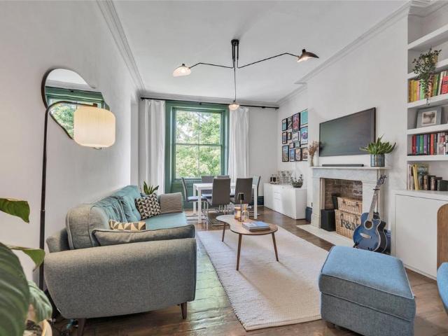 Flat for sale in Gospel Oak, Greater London