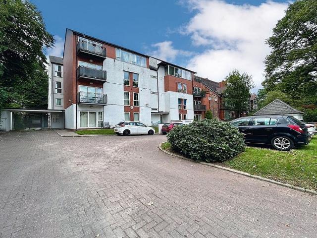 Flat for sale in Georgia, Greater Manchester