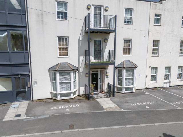 Flat for sale in Easton-in-gordano, Isle Of Man