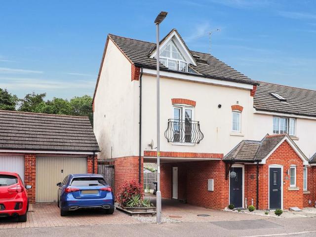Flat for sale in Great Ashby, King's Walden