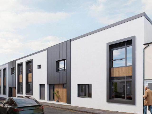 Flat for sale in Ewens Farm, Golden Valley