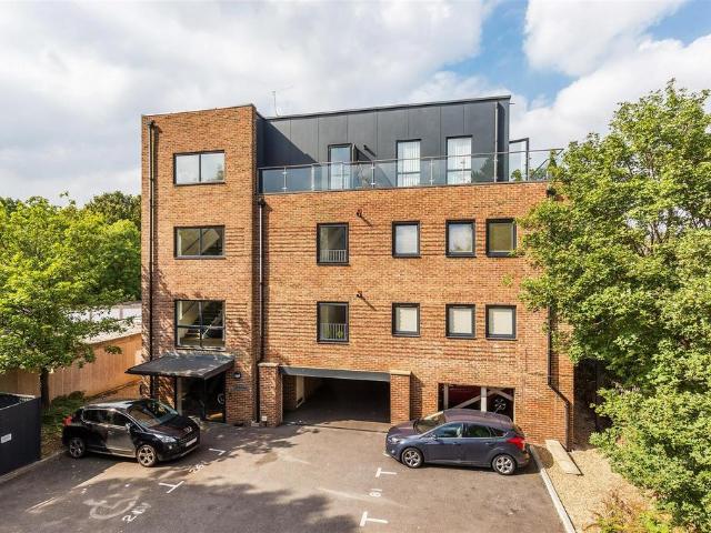 Flat for sale in Pachesham Park, Surrey