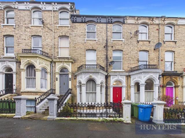 Flat for sale in South Cliff, Kepwick