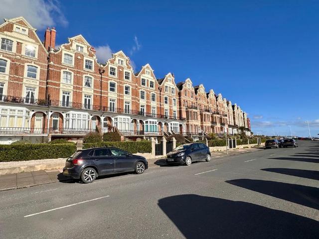 Flat for sale in Central, Heathlands