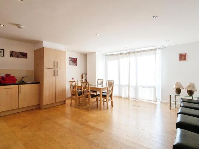 Flat for sale in St Matthew's, Old Wharf