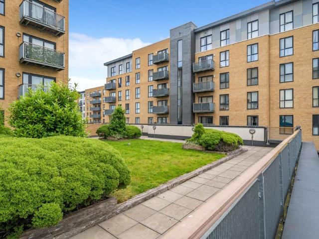 Flat for sale in Belvedere, Lower Belvedere