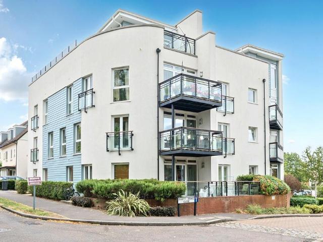 Flat for sale in Bellfields, Westborough