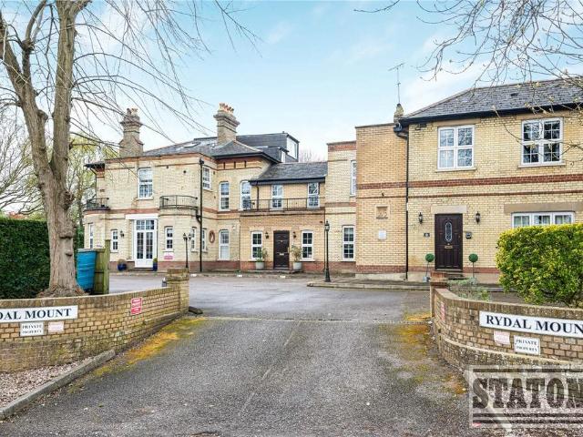 Flat for sale in Potters Bar, Isle Of Man