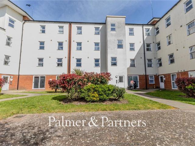 Flat for sale in Maidenhall, Key Street