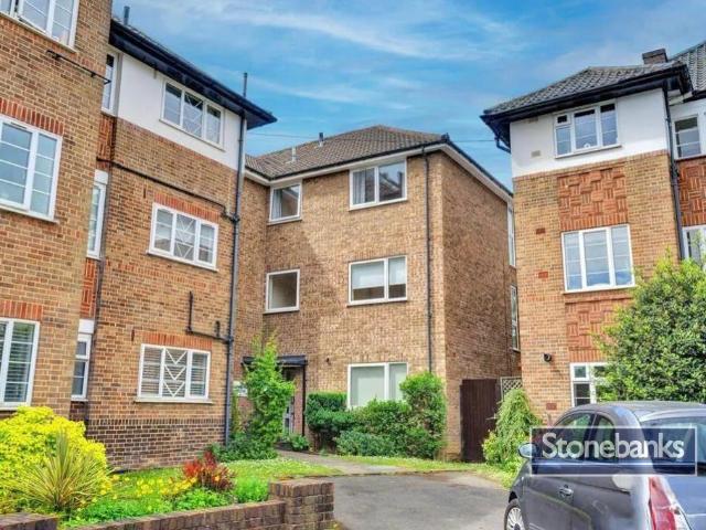 Flat for sale in London Borough of Ealing, Perivale