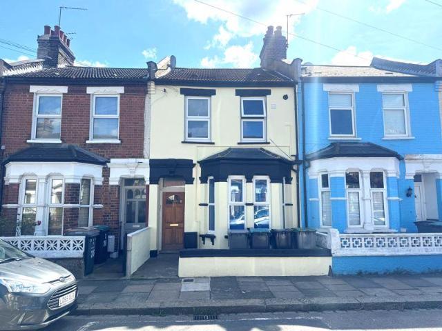 Flat for sale in Greater London