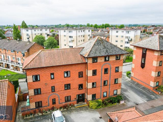 Flat for sale in Alverton, East Midlands