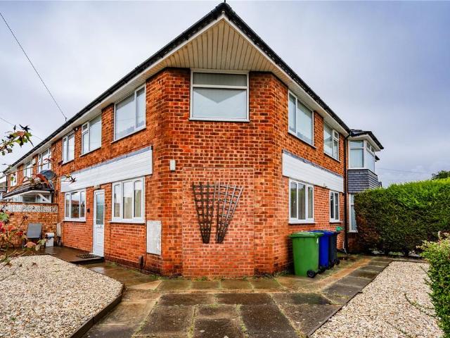 Flat for sale in Nunsthorpe, Scartho